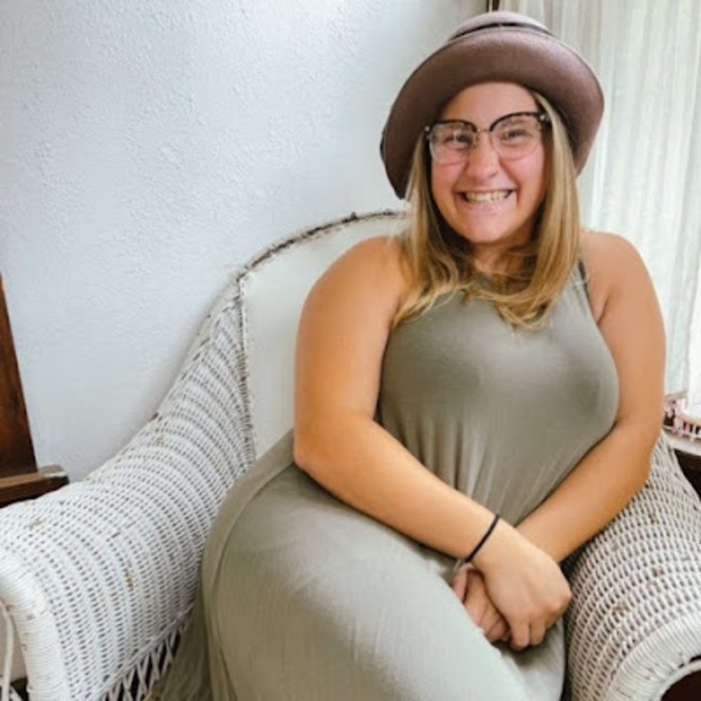 Meet your Posher, Olivia